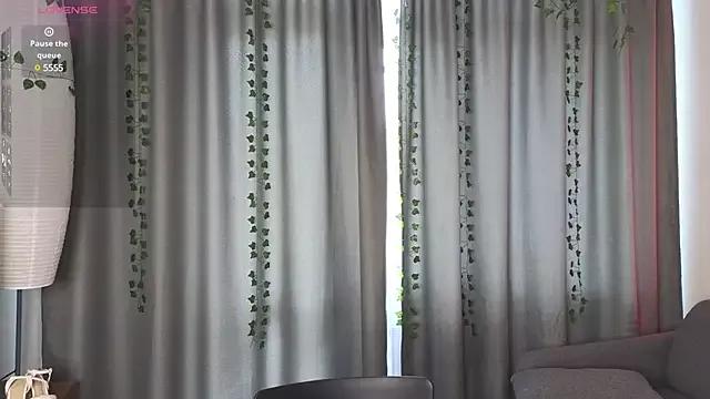 MiliLove12 from StripChat