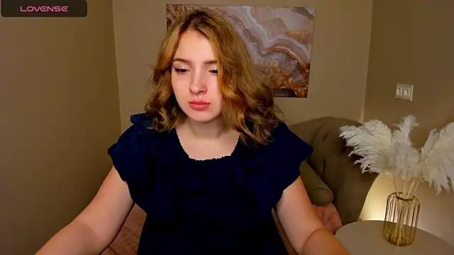 MilinaFox from StripChat
