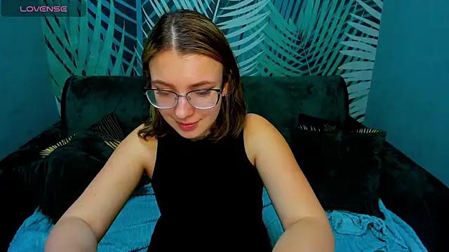 MilinaFox from StripChat