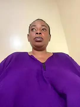 milky_mom from StripChat is Freechat