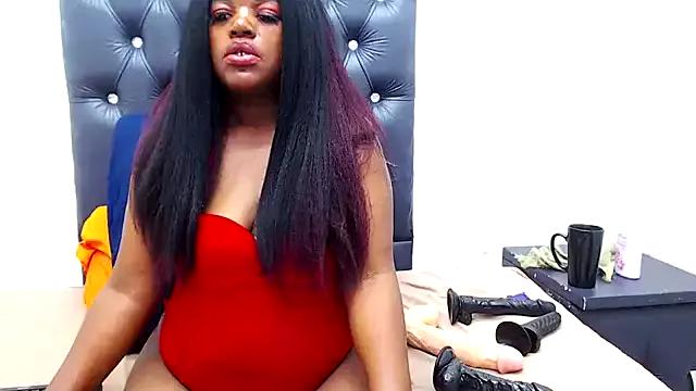 MILKYLONGPUSSYLIPSS from StripChat is Freechat