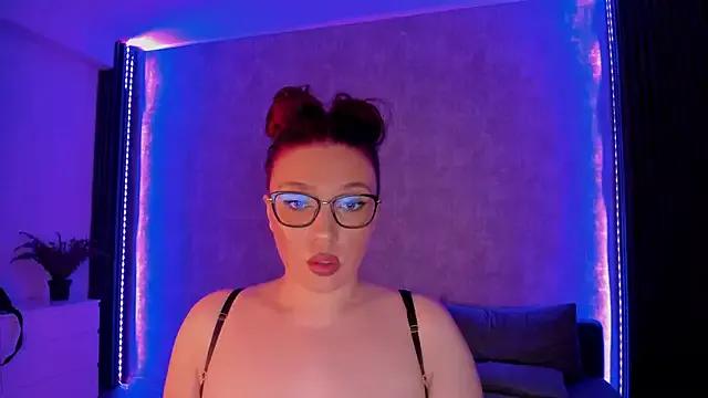 Milla_Heart from StripChat