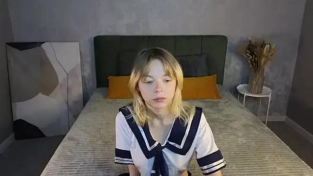 MillaHolt from StripChat