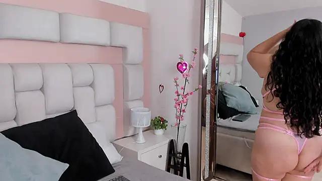 MillaSunshine from StripChat