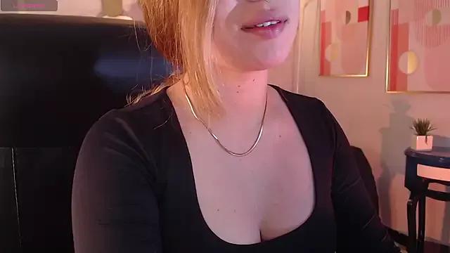 Millie_gh from StripChat