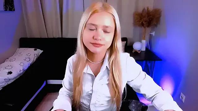 Millie_Vanillie from StripChat