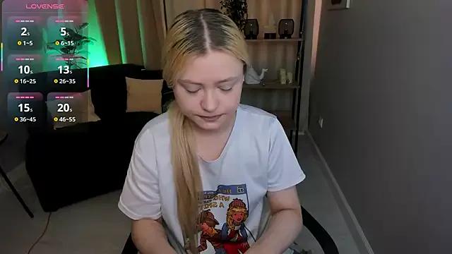 Millie_Vanillies from StripChat is Freechat