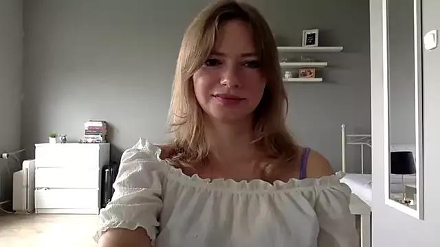 MillieShow from StripChat