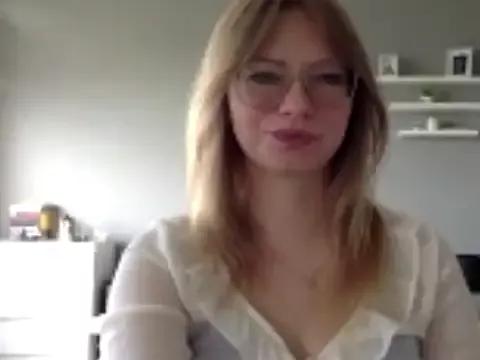 MillieShow from StripChat