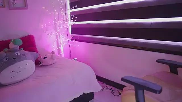 milly_kenner from StripChat