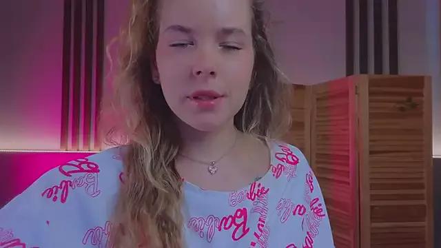 milly_shy from StripChat