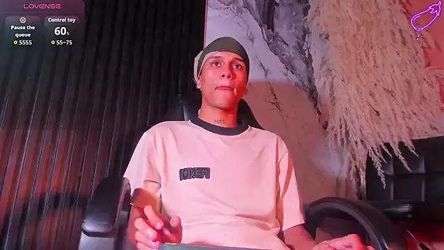 milo_crave from StripChat is Freechat