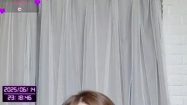 minami_chan from StripChat is Freechat
