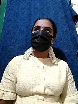 mini-queen from StripChat is Freechat