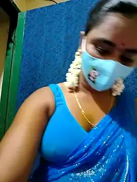 mini-queen from StripChat