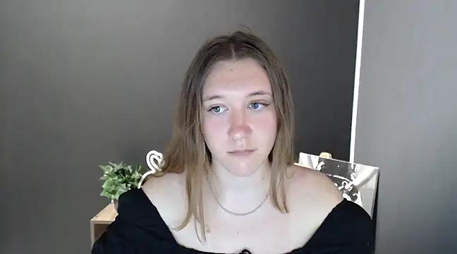mini_bettie from StripChat