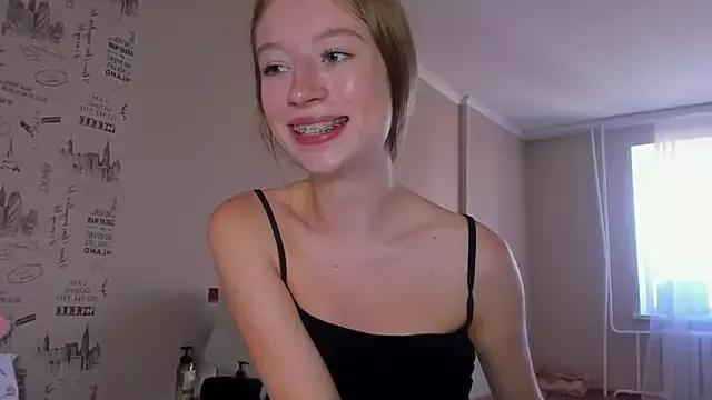 minidivaa_ from StripChat