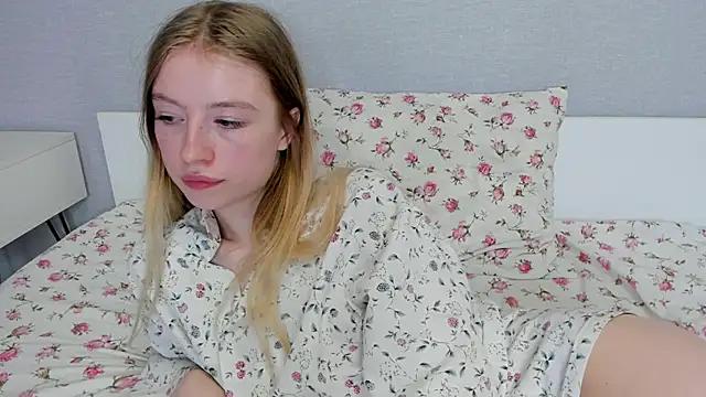 minidivaa_ from StripChat