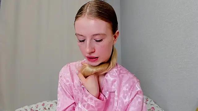 minidivaa_ from StripChat