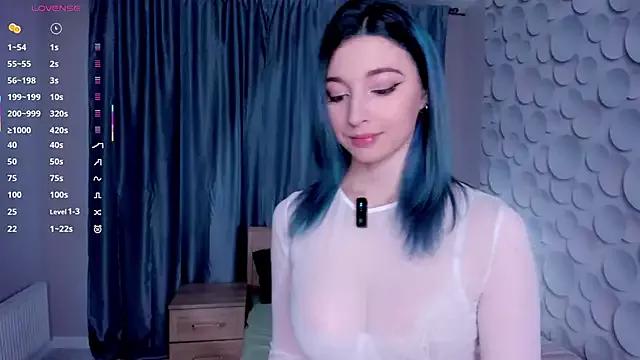 MinnieHiness from StripChat