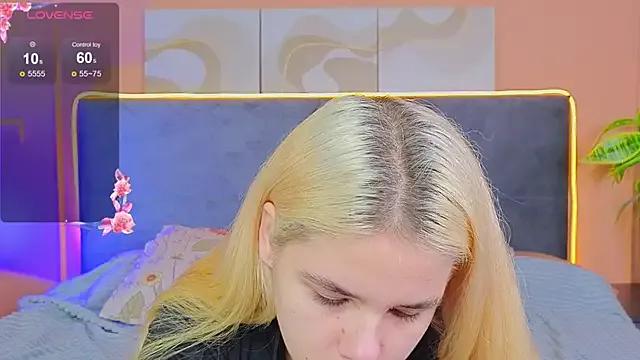 Mira_Melts from StripChat is Freechat