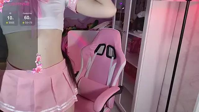 MiraJadee from StripChat is Freechat