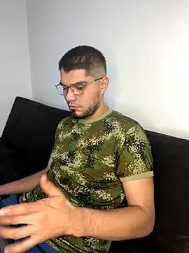 mirallesandbig from StripChat is Freechat