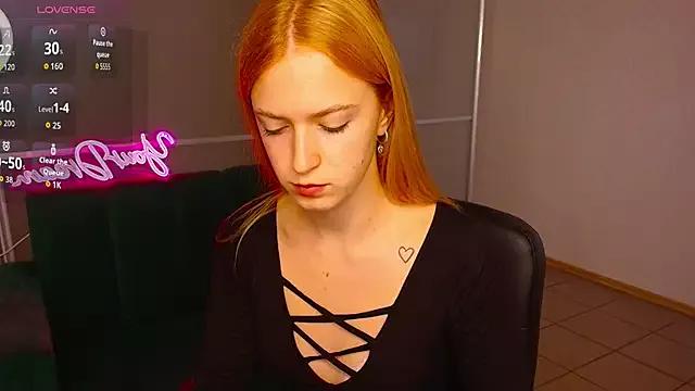 MirandaMayers from StripChat is Freechat