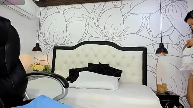 Miriam_milf webcams show profile image 