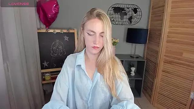 mishapallmer from StripChat is Freechat