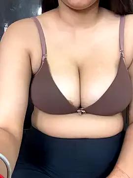 Miss-Ayraa from StripChat