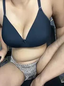 Miss-Ayraa from StripChat is Freechat