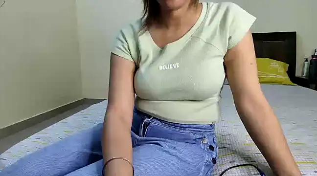 MIss-Naina from StripChat
