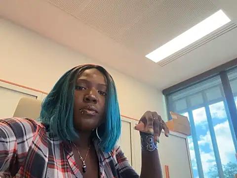 Miss-syanaa from StripChat