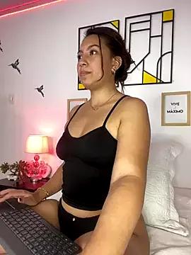 miss__caroline from StripChat
