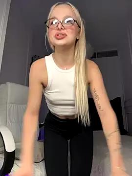 miss_blondiee from StripChat is Freechat