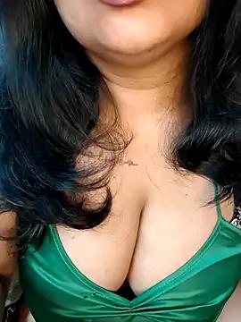 miss_cherry17 from StripChat is Freechat