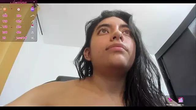 miss_eylens from StripChat