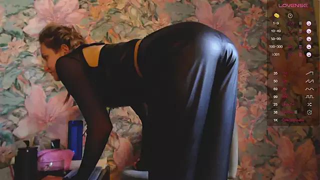 Miss_lionheart from StripChat