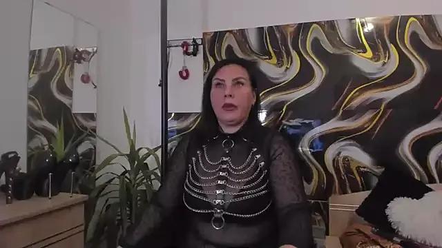 MissAidaDevine from StripChat