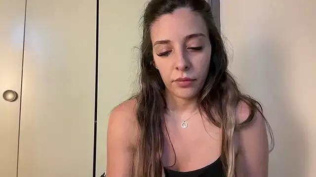 MissBella131 from StripChat