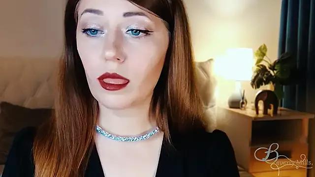 MissBeverlyMills from StripChat