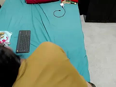 missblu from StripChat