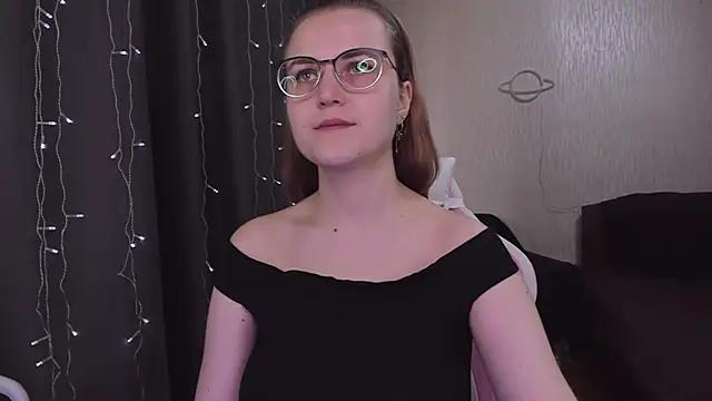 MissBrightShine from StripChat