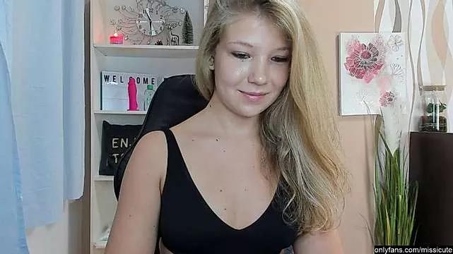 missicute from StripChat