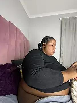 MissLola27 from StripChat