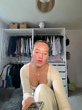 MissMaisiex from StripChat is Freechat