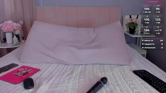 MissMiaTv from StripChat