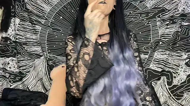 MissMidnightUK from StripChat