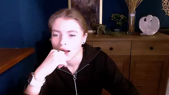 MissOliviaa_ from StripChat is Freechat